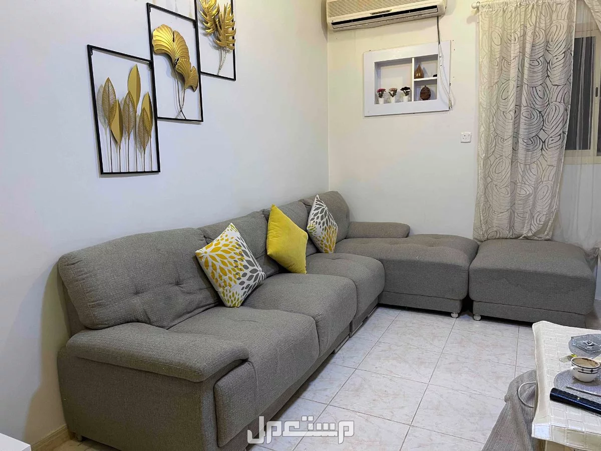 غرفة نوم تركي لون ابيض نظيفة جدا وكنب زارية من ستي دبليو city W