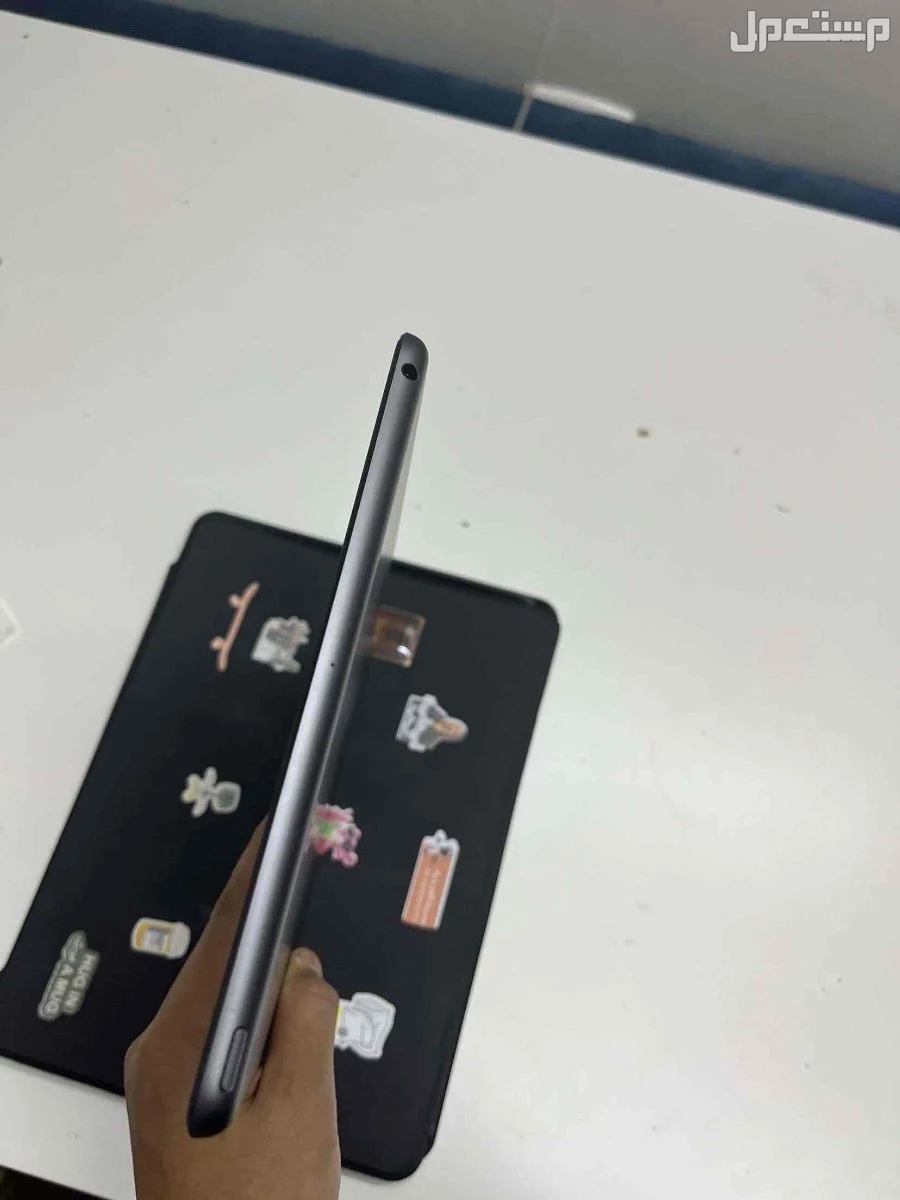 للبيع ايباد الجيل التاسع ب 900 ريال