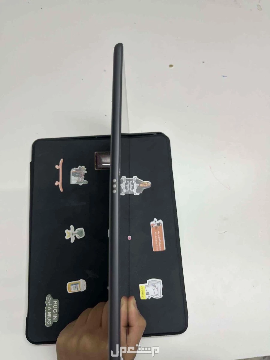 للبيع ايباد الجيل التاسع ب 900 ريال