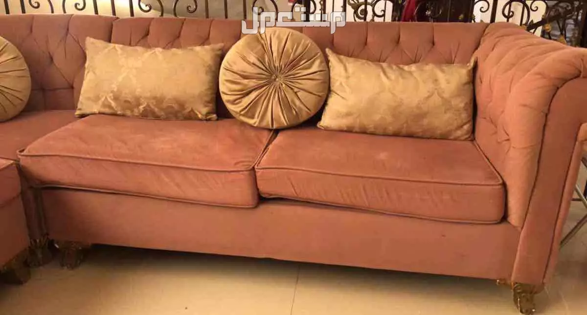 كنب تفصيل متصل مستعمل للبيع في الدمام بسعر 1000 ريال