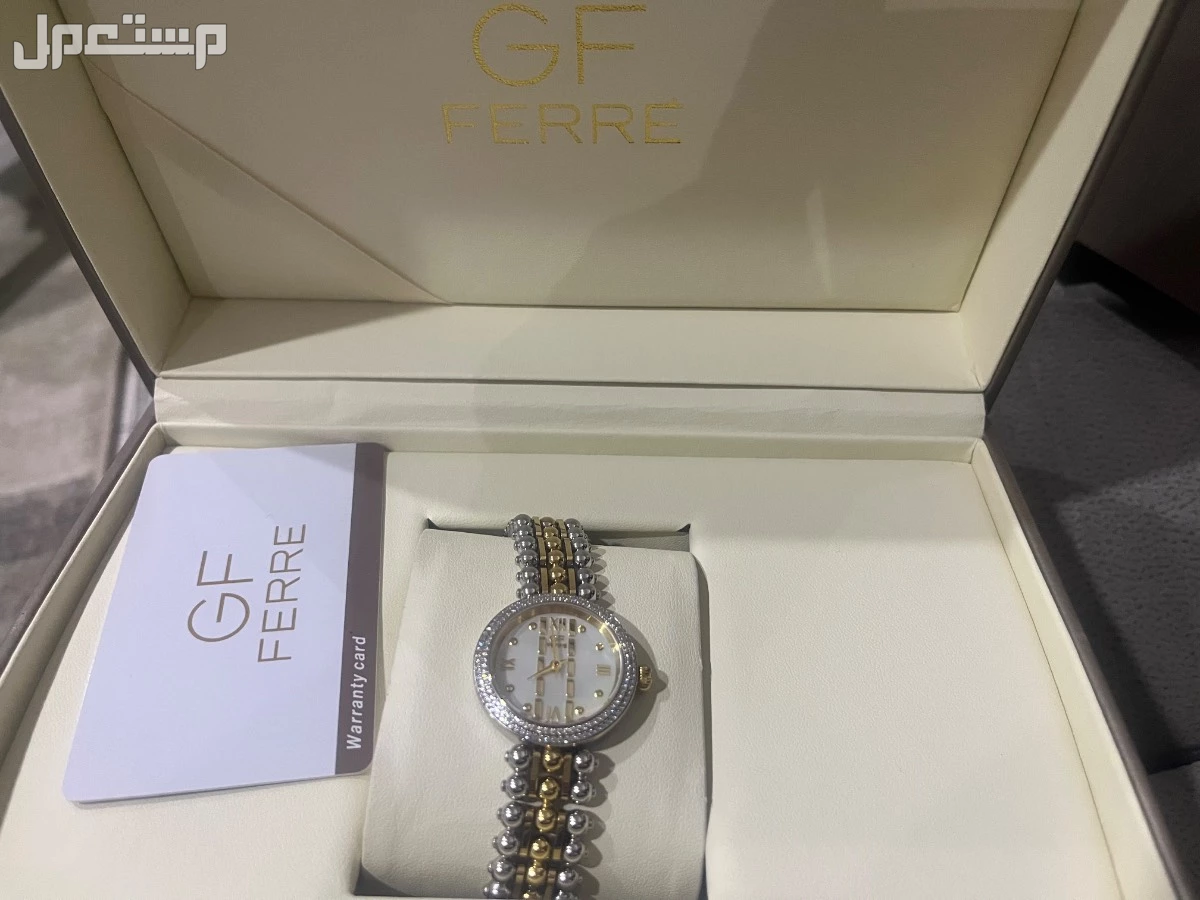 للبيع ساعة نسائية من الركن السويسري  في الرياض بسعر 500 ريال سعودي