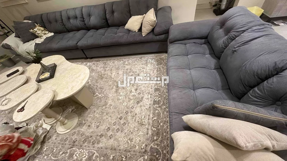 كنب امريكي   حرف L نظيف فقط ثلاث قطع والله للامانه الرياض حي العريجا الغربي لتواصل