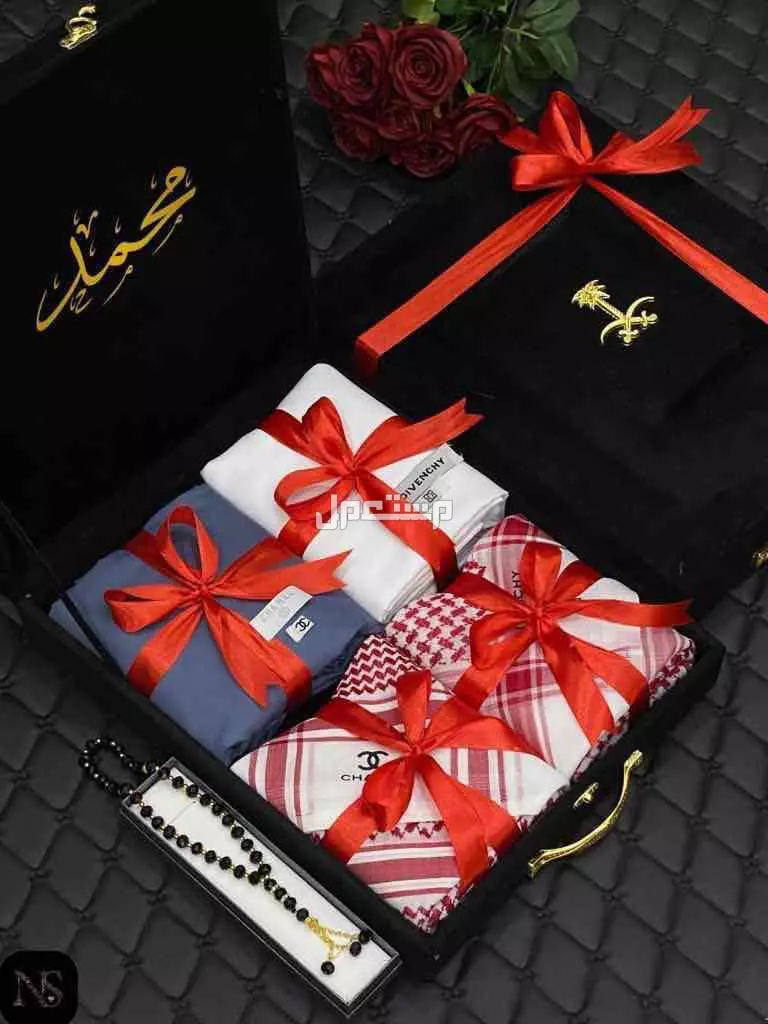 عرض خاص بوكس رجالي *💫قماشين جيفينشي ‏اللون حسب اختيار العميل مع ملحقات لكل قماش ازرار و لوقو للجيب و الرقبه* شماغين جيفينشي سوبر كلاسيك  موديل السنة مقاسات 55//58//60 *قلم كلاسيك  رجالي*