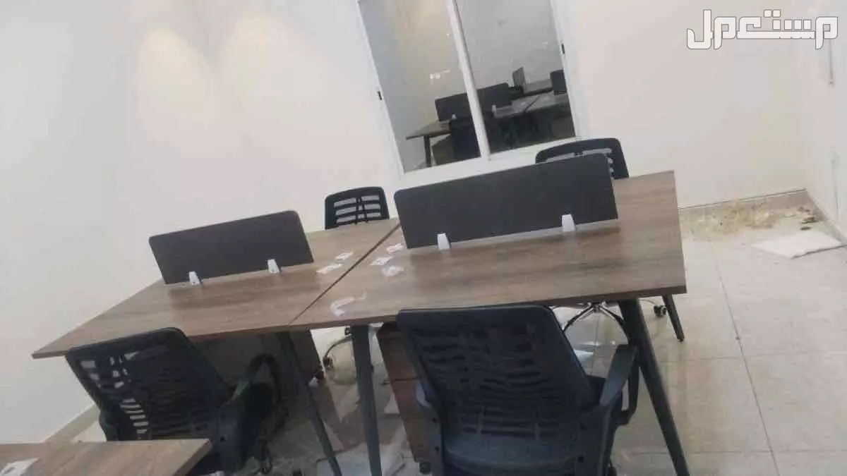 اثاث مكتبي جديد بسعر 200 ريال سعودي