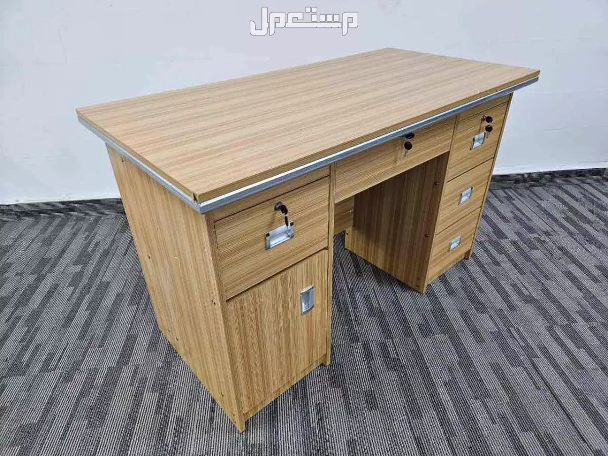 اثاث مكتبي جديد بسعر 200 ريال سعودي