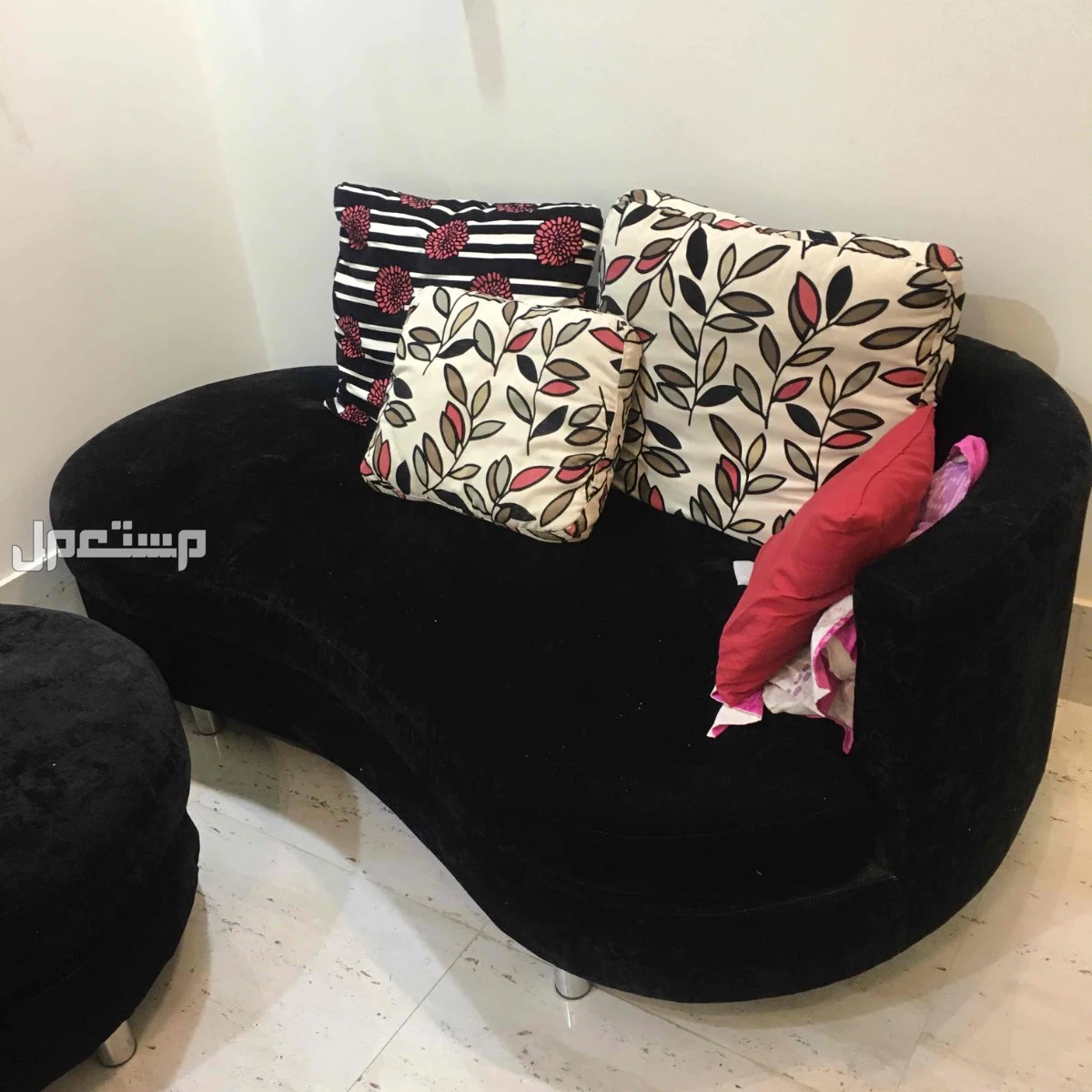 للبيع كنب زاوية 3 قطع بالمجمعة بسعر ألف ريال سعودي
