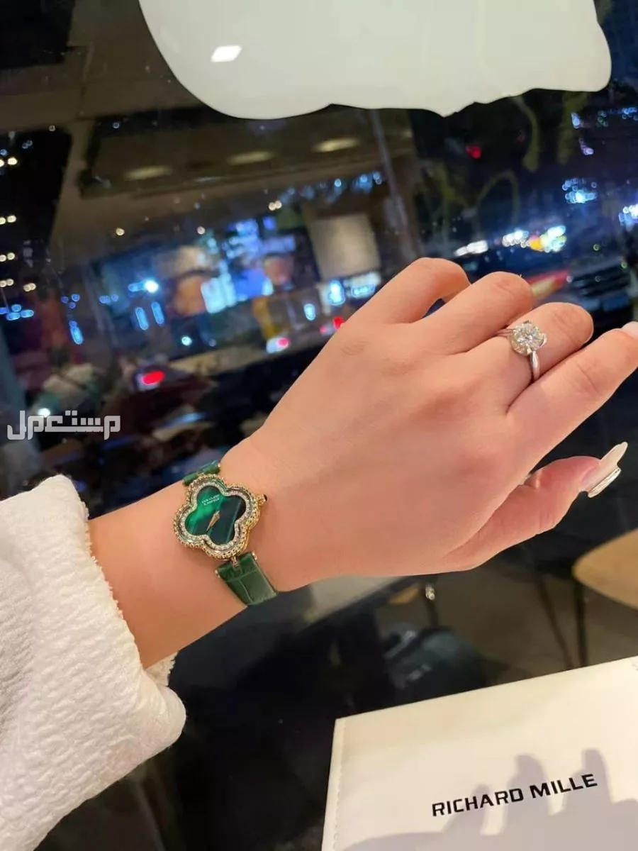 ساعة فان كليف جلد نسائي ماستر كواليتي