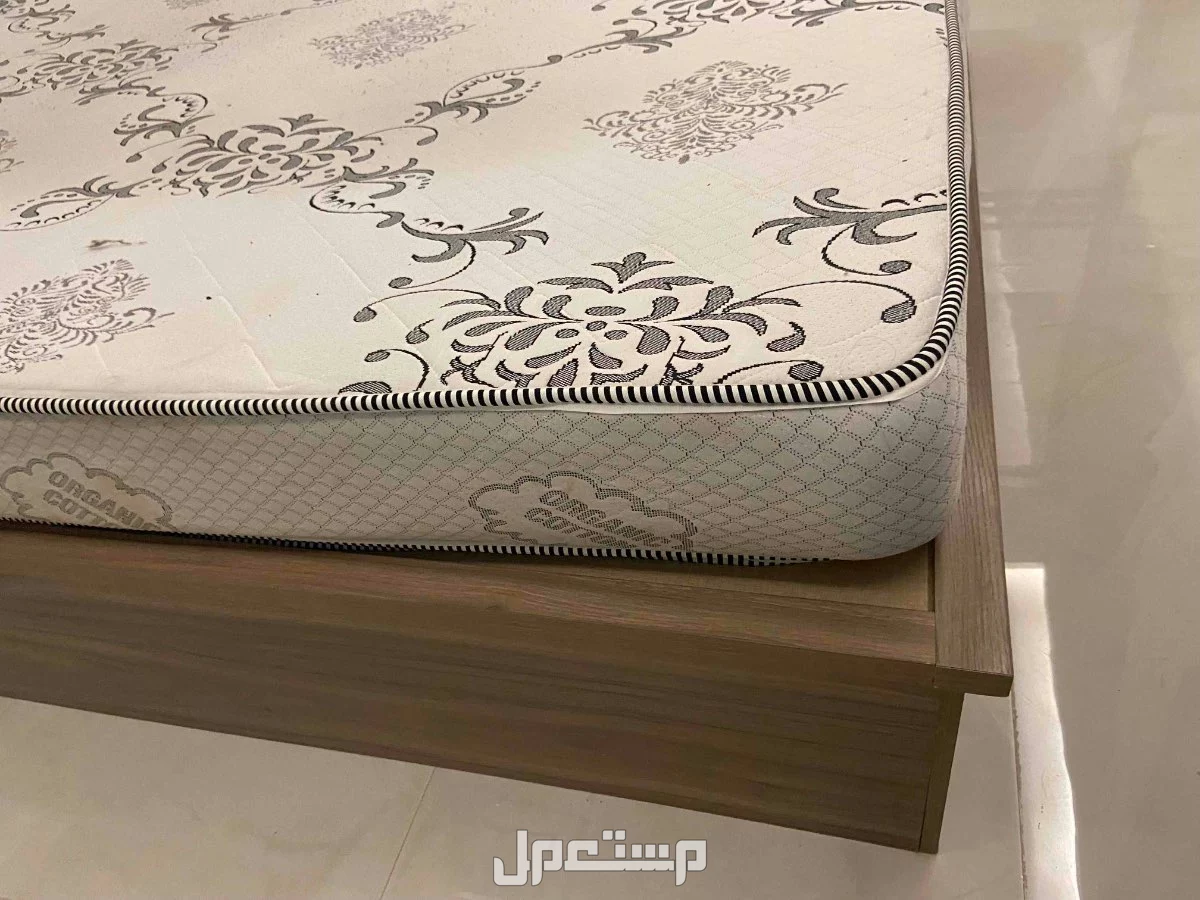 مرتبة سرير سوبر كينج طبية مع لباد