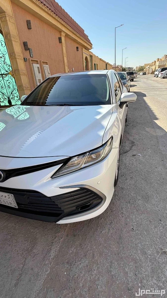 تويوتا كامري نظيفة جداً GLE 2023 وارد عبداللطيف اول مستخدم ممشى قليل