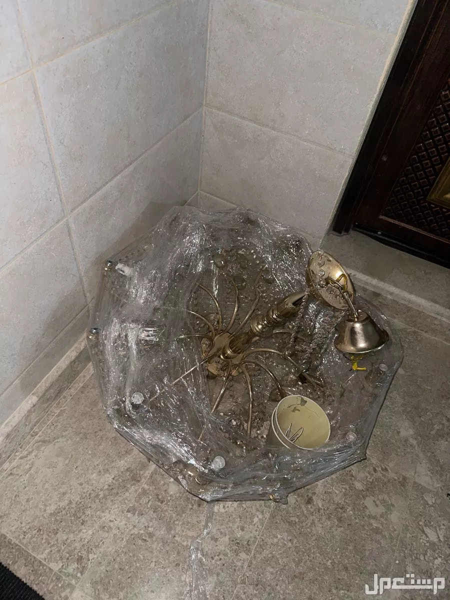 نجف مجلس وغرفه نوم بحاله جيده مجانا لوجه الله