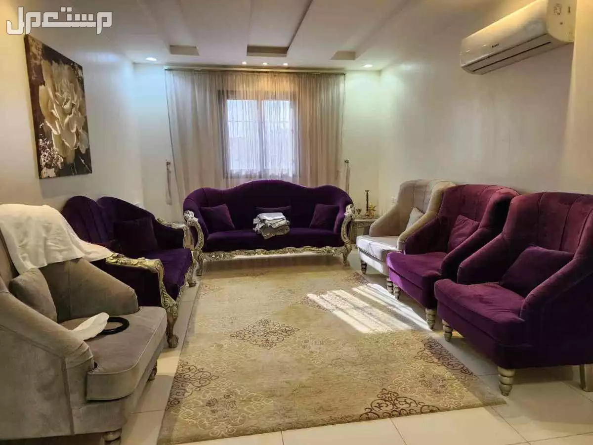 للبيع كنب مستعمل يكفي 9 اشخاص في الرياض