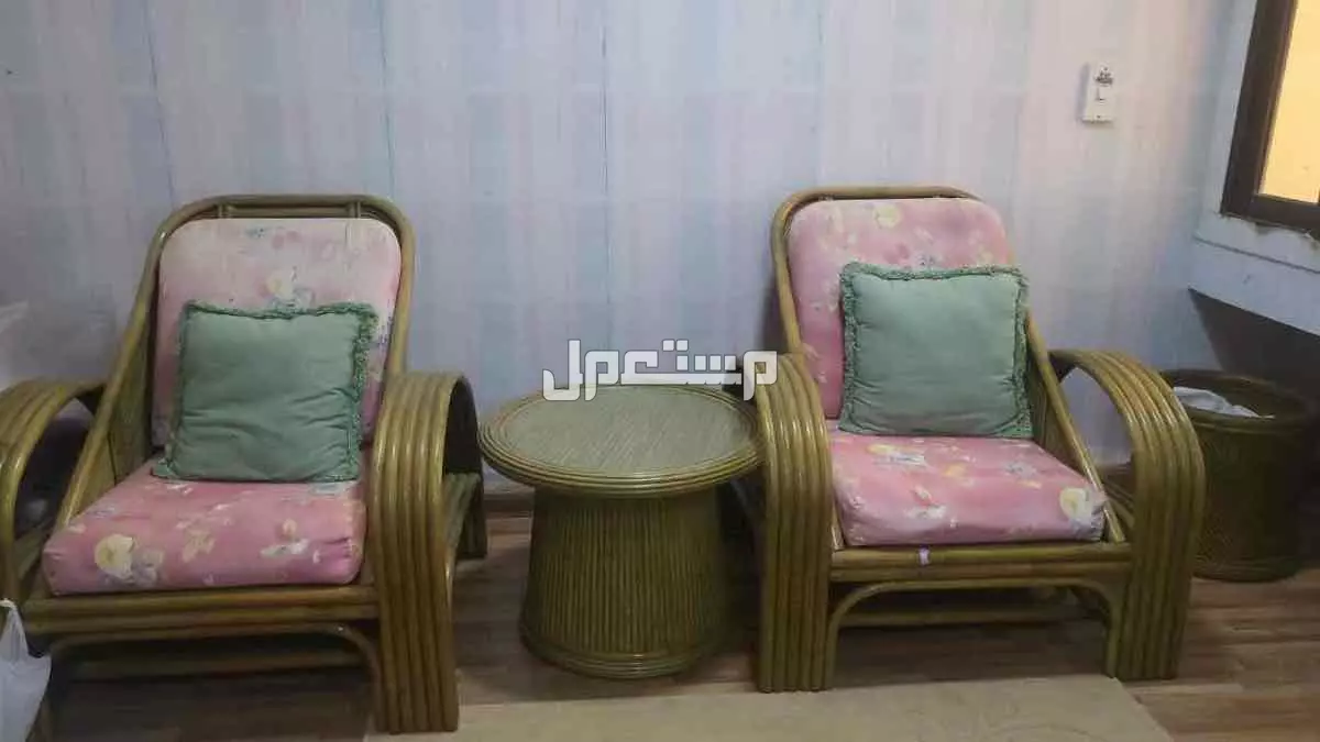 طقم كنب خيزران 7 اشخاص مع مكتبة تلفزيون