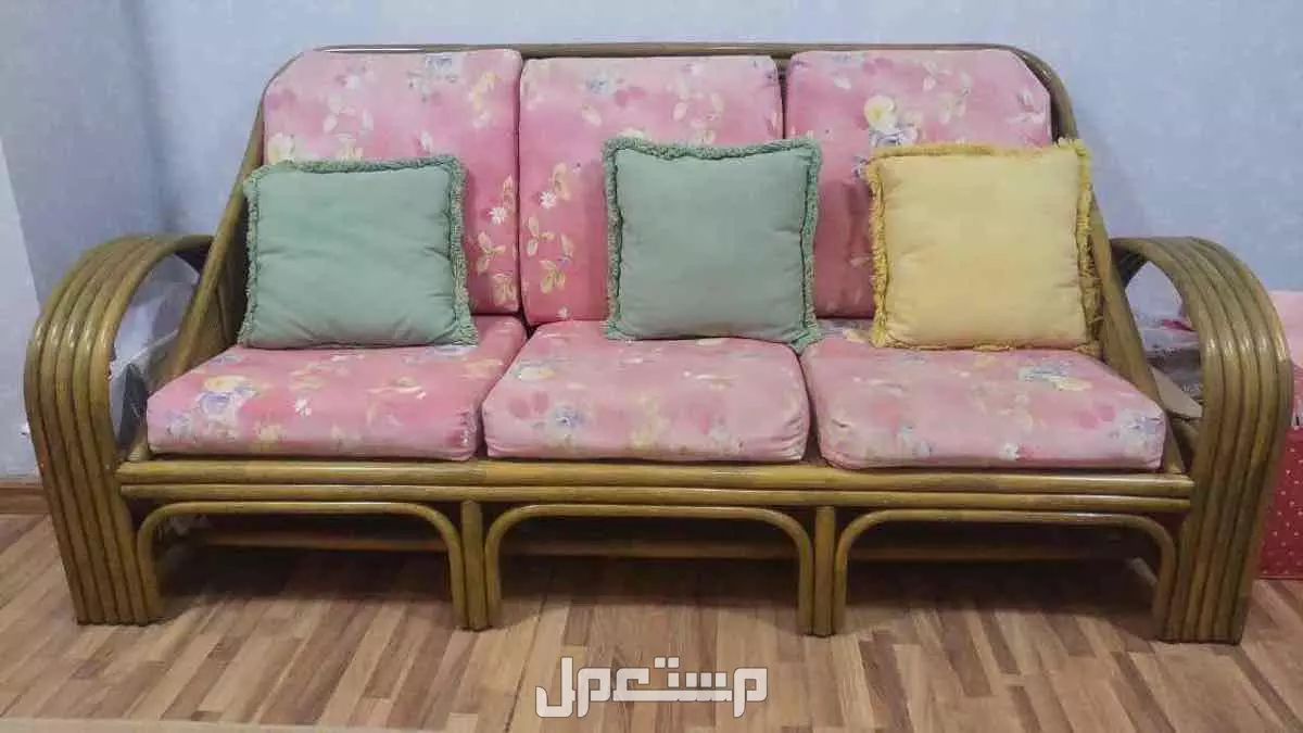 طقم كنب خيزران 7 اشخاص مع مكتبة تلفزيون
