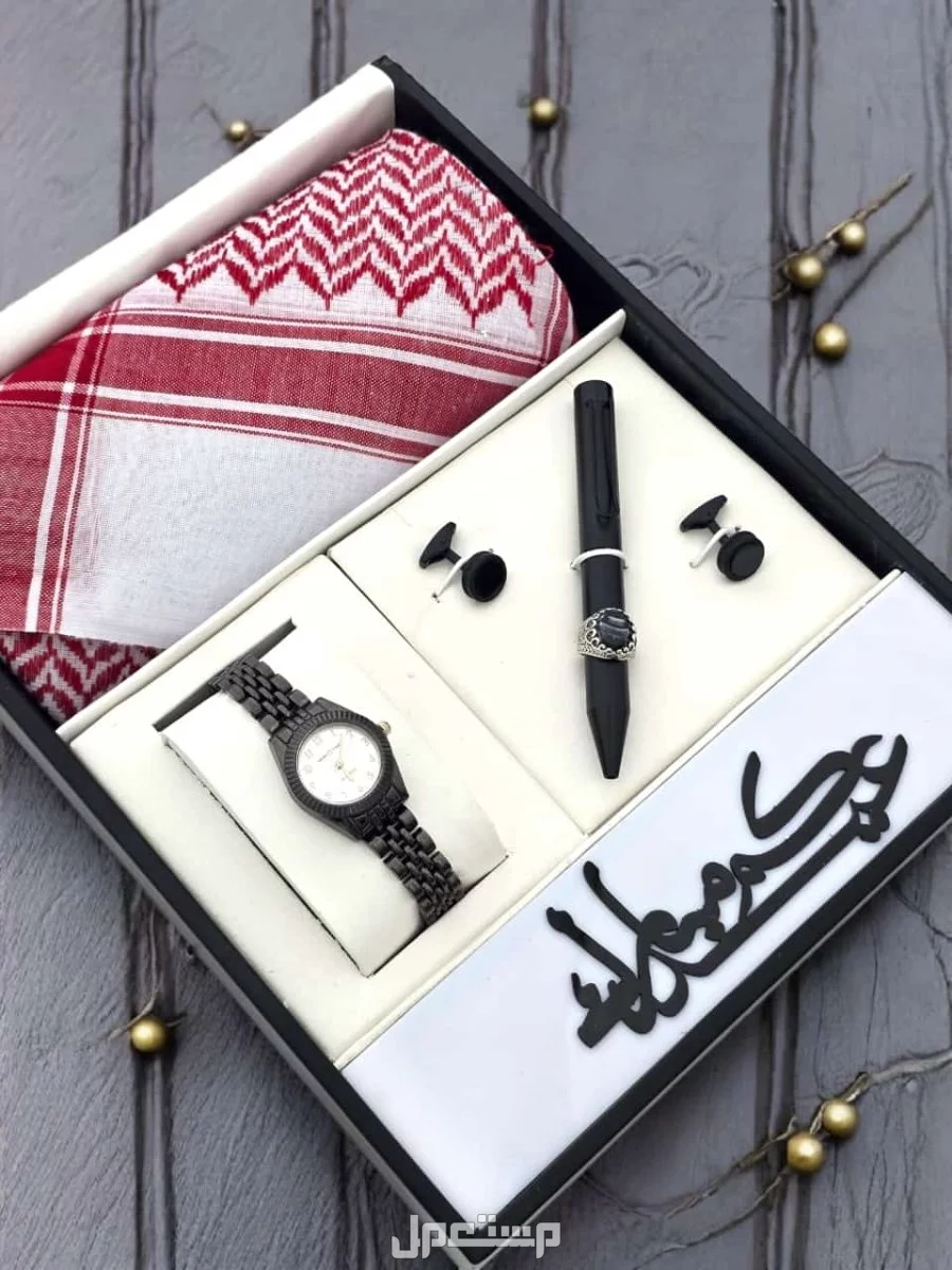 للساعات ⌚️✨ اطقم ولادي. راقي 👍 ●ساعه ولادي ⌚️ ●قبم ولادي راقي 👍 ●كبك ولادي راقي 👍 ●خاتم ولادي راقي💍 ●شماغ ولادي راقي 👍 ● علبه فخمه. 🎁 السعر 150 ريال فقط. 💰  جدددددددددددددددة