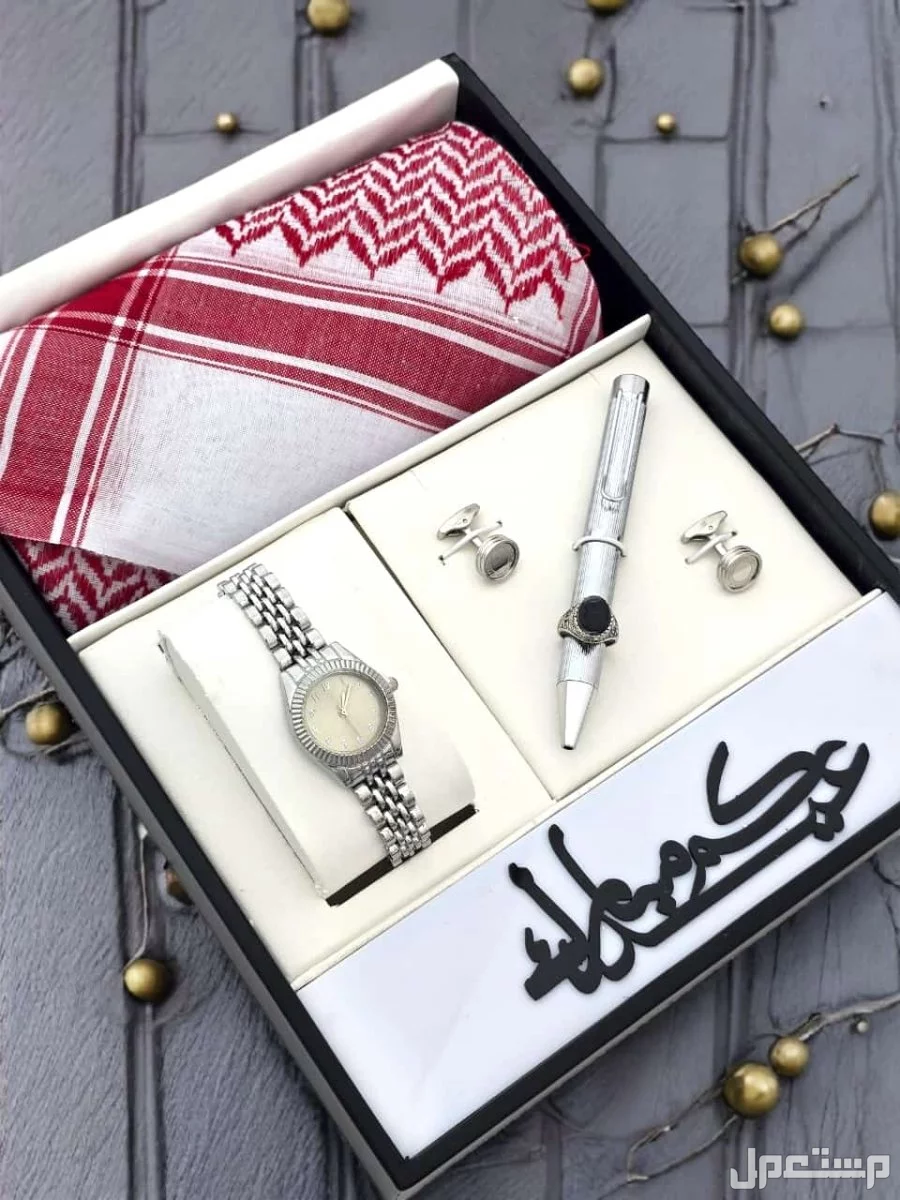 للساعات ⌚️✨ اطقم ولادي. راقي 👍 ●ساعه ولادي ⌚️ ●قبم ولادي راقي 👍 ●كبك ولادي راقي 👍 ●خاتم ولادي راقي💍 ●شماغ ولادي راقي 👍 ● علبه فخمه. 🎁 السعر 150 ريال فقط. 💰  جدددددددددددددددة