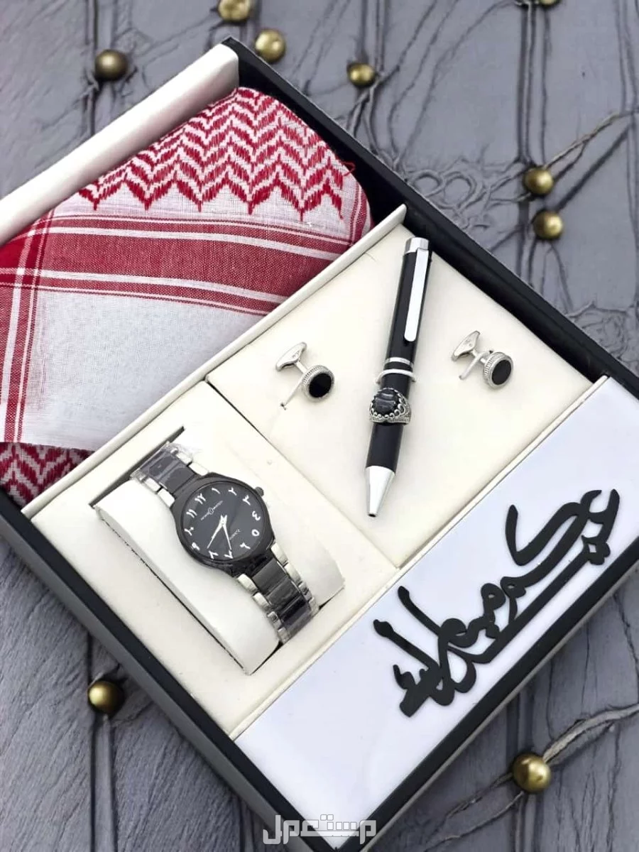 للساعات ⌚️✨ اطقم ولادي. راقي 👍 ●ساعه ولادي ⌚️ ●قبم ولادي راقي 👍 ●كبك ولادي راقي 👍 ●خاتم ولادي راقي💍 ●شماغ ولادي راقي 👍 ● علبه فخمه. 🎁 السعر 150 ريال فقط. 💰  جدددددددددددددددة