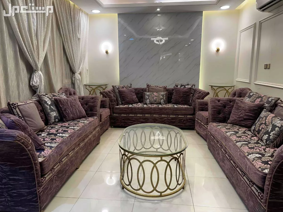 للبيع كنب 5 قطع و3طاولات للبيع 3500﷼ في الشرقية