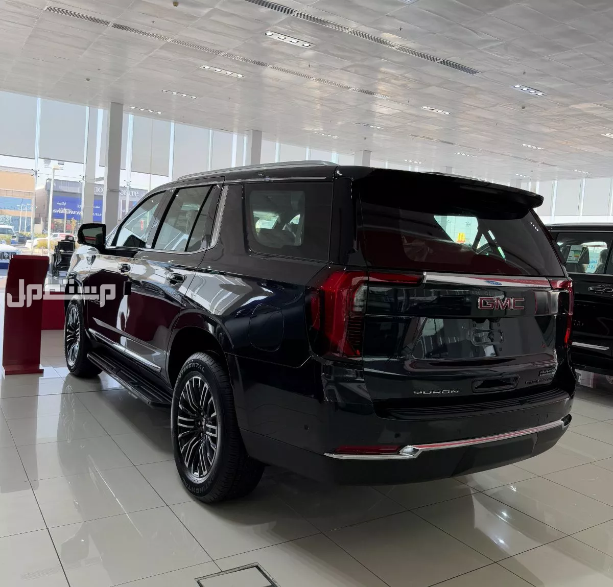 الفرق بين اليوكن السعودي والأمريكي 2025..  المواصفات والفئات والأسعار جمس يوكن 2025 من الخلف
