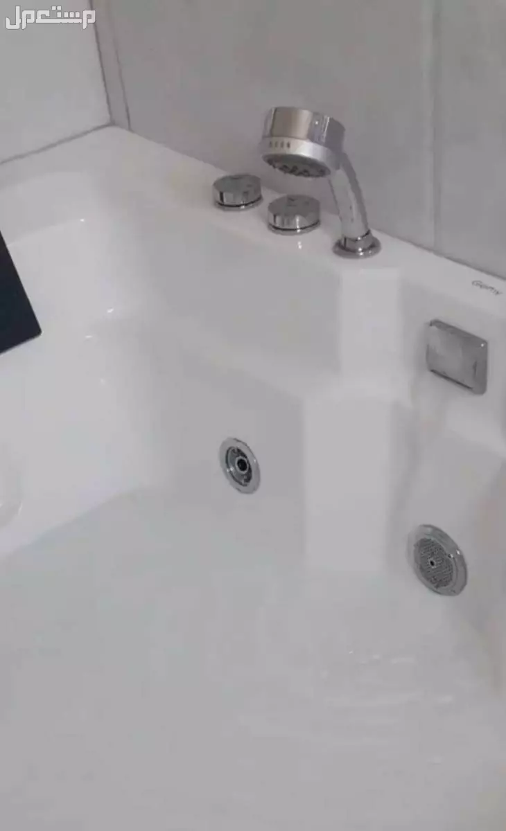 للبيع جاكوزي استخدام بسيط بحالة ممتازه
