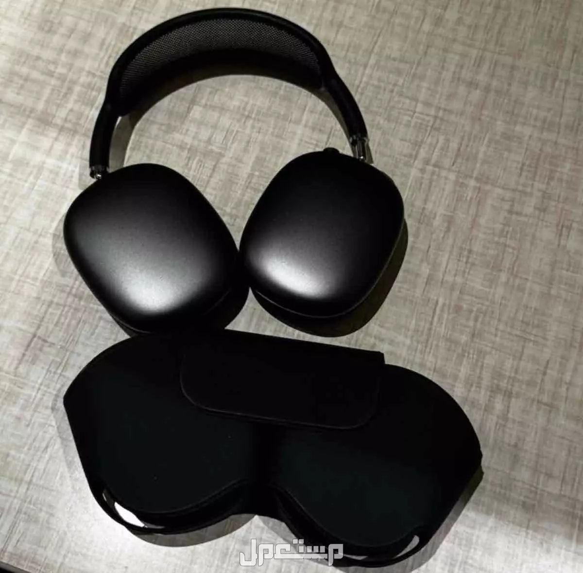 سماعة airpods max الجيل الاول  في الرياض بسعر 1600 ريال سعودي