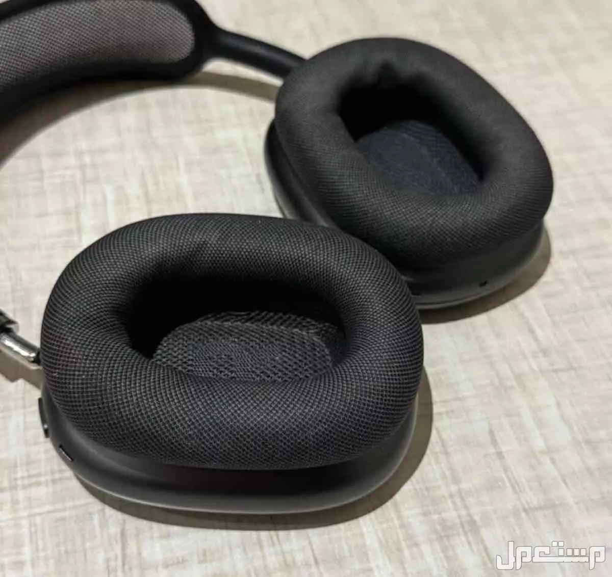 سماعة airpods max الجيل الاول  في الرياض بسعر 1600 ريال سعودي