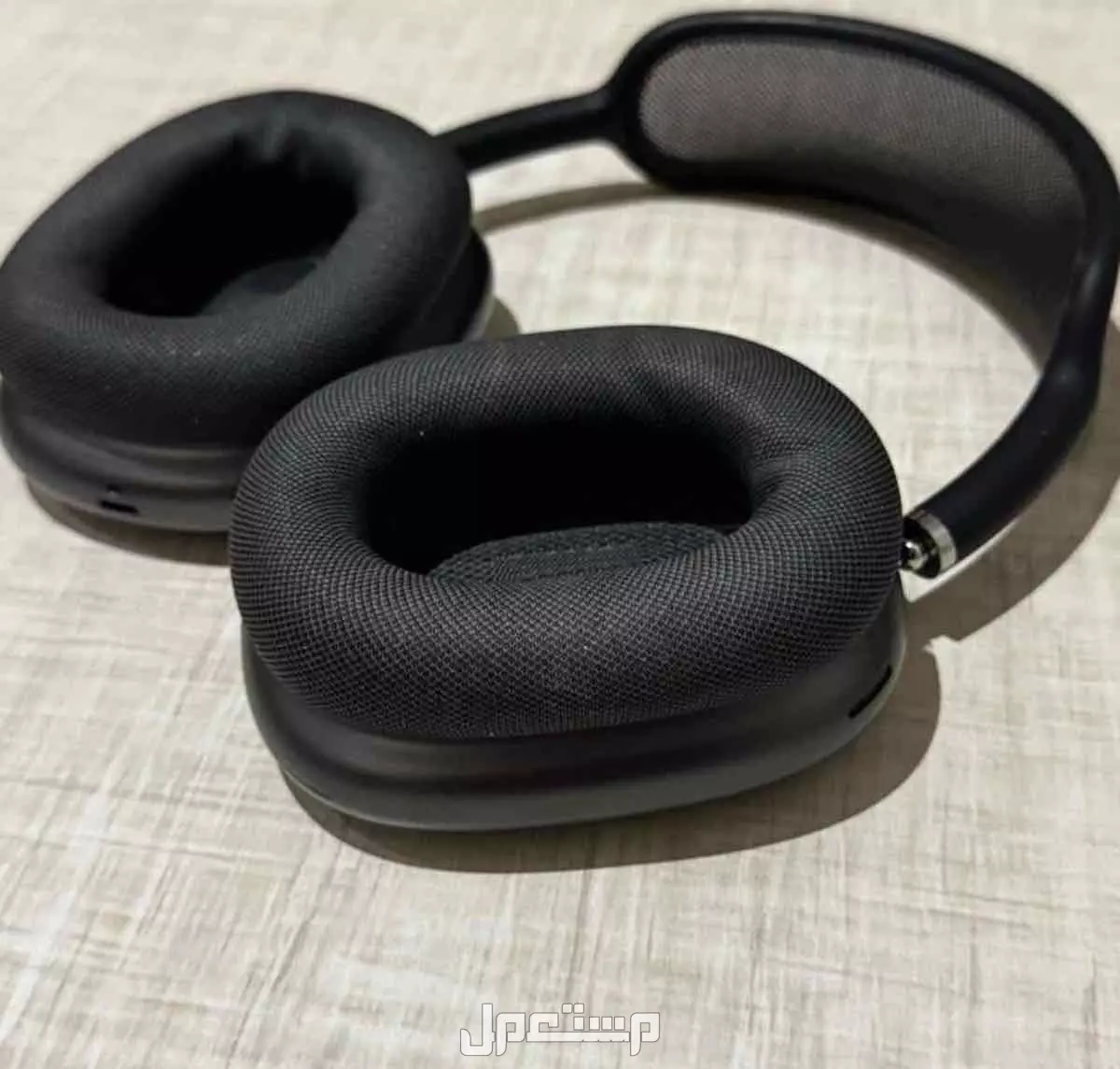 سماعة airpods max الجيل الاول  في الرياض بسعر 1600 ريال سعودي