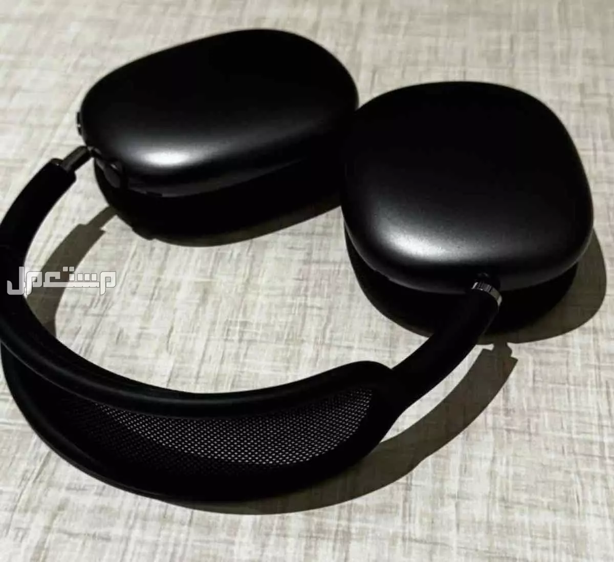 سماعة airpods max الجيل الاول  في الرياض بسعر 1600 ريال سعودي