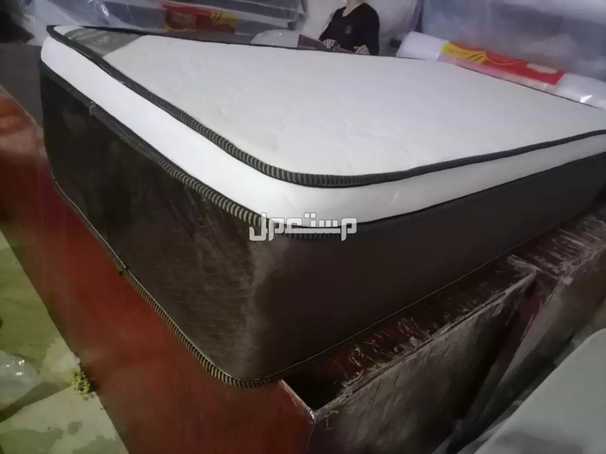 للبيع مراتب بسعر الجملة مراتب لباد وسستة ومطرز