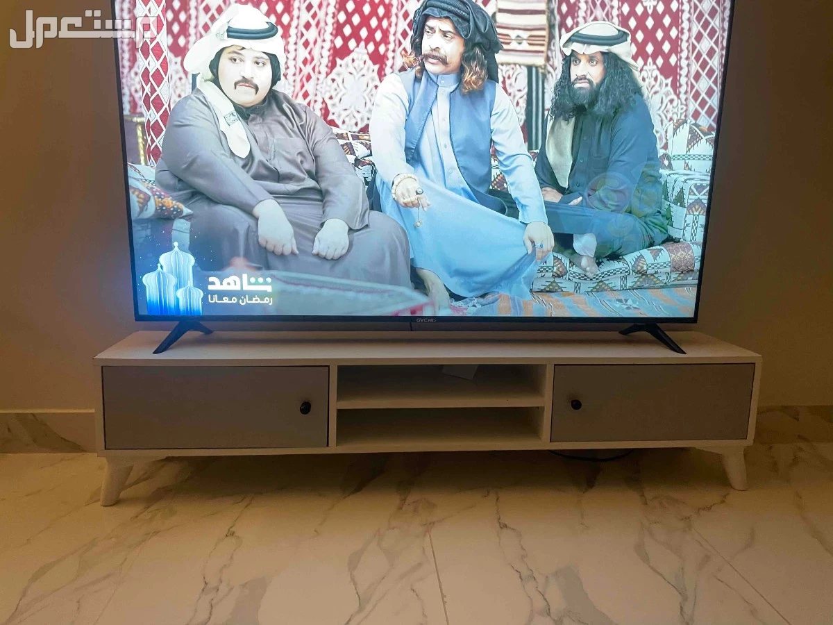 للبيع طاولة تلفزيون استعمال ثلاثه شهىر وبس ااااااتاااااااااااااااااااااااااااااااااااا في جدة بسعر 160 ريال سعودي