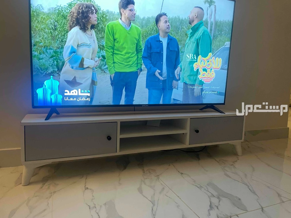 للبيع طاولة تلفزيون استعمال ثلاثه شهىر وبس ااااااتاااااااااااااااااااااااااااااااااااا في جدة بسعر 160 ريال سعودي