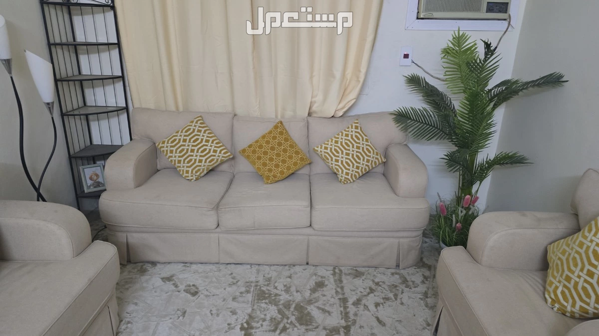جدة حي الصفا كنب نظيفه ماشاءالله استخدام قليل الحد 1100