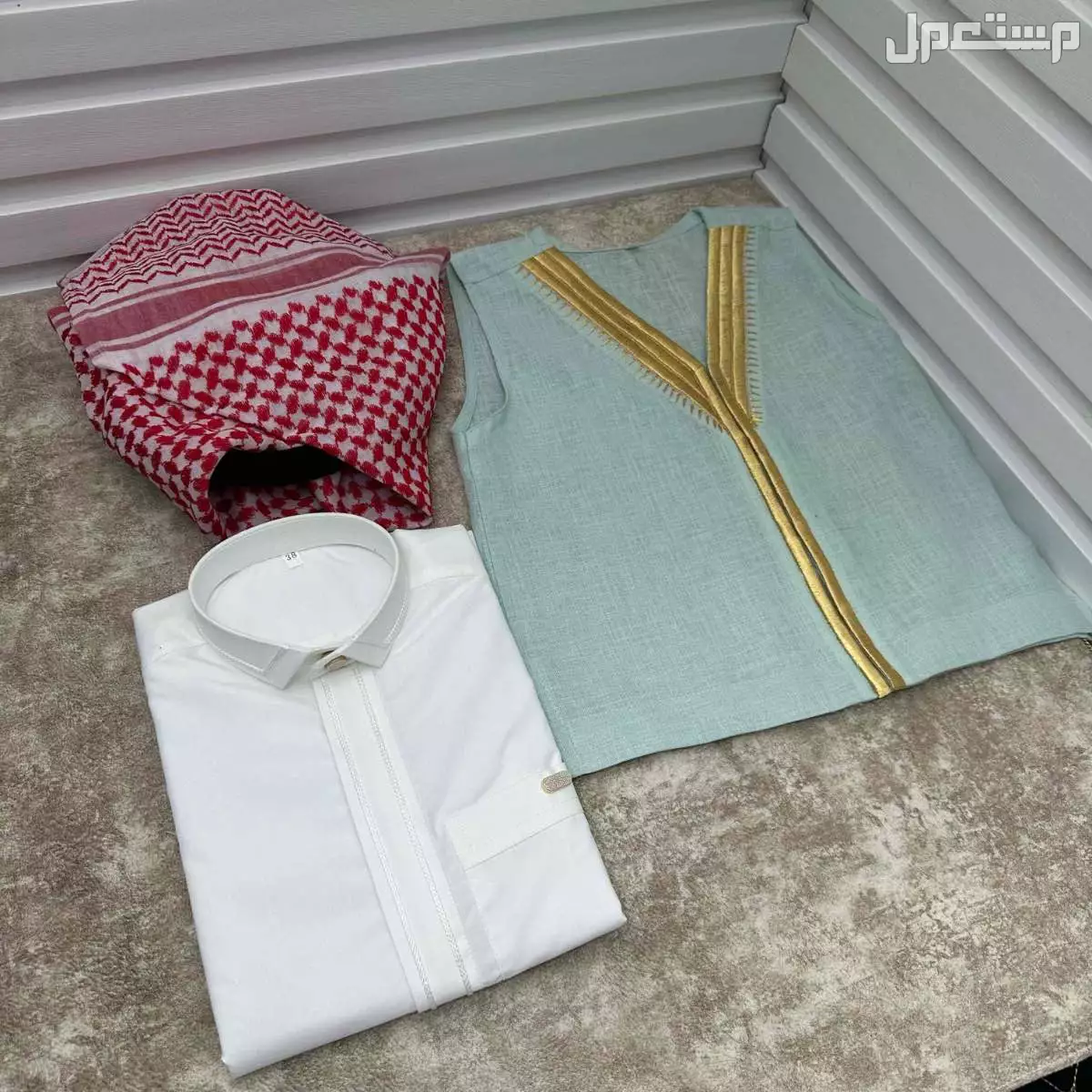 بكج أطفال مكون من سديريةجنبيه اطفال مطرز وخامة أصليه  ثوب أطفال درجة اولى قماش اندنوسي  درجة اولى   طاقية+عقال+شماغ مخيط  متوفر من عمر6أشهر الى 10 سنين 13 سنه  الثوب من20 الى52 السديري