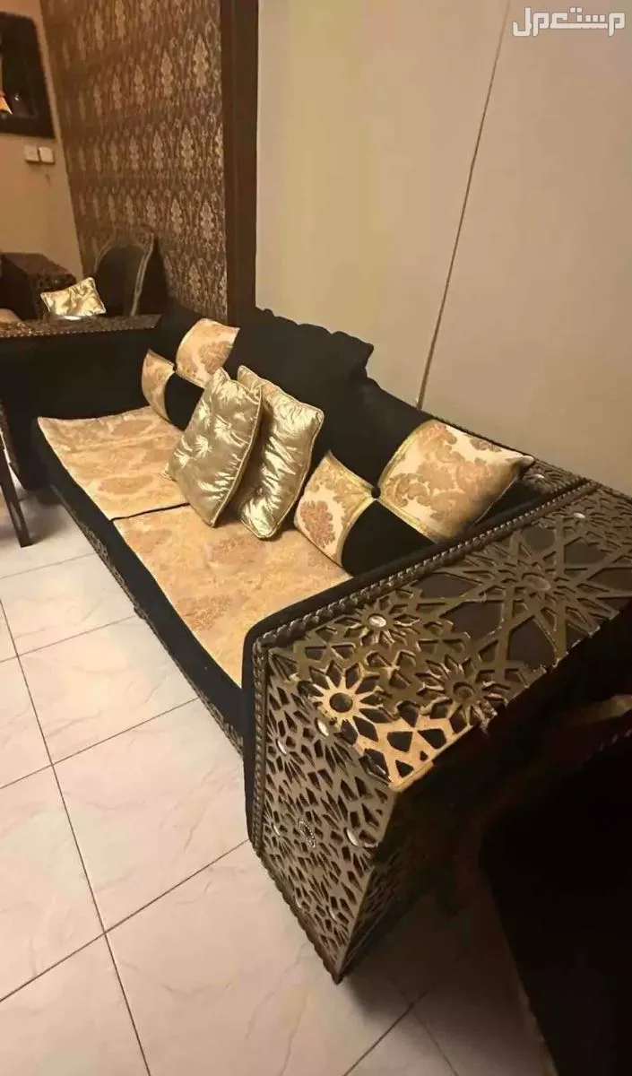 كنب مغربي 7 قطع للبيع على السوم كبير الحجم
