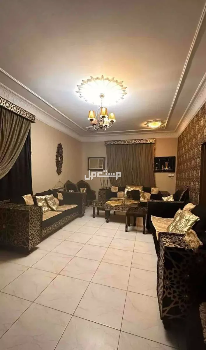 كنب مغربي 7 قطع للبيع على السوم كبير الحجم