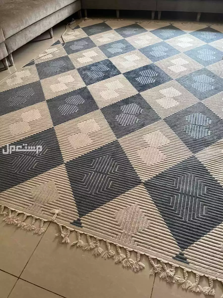 سجاده فرشه 3.5في 2.5 لون ابيض وازرق نضيف