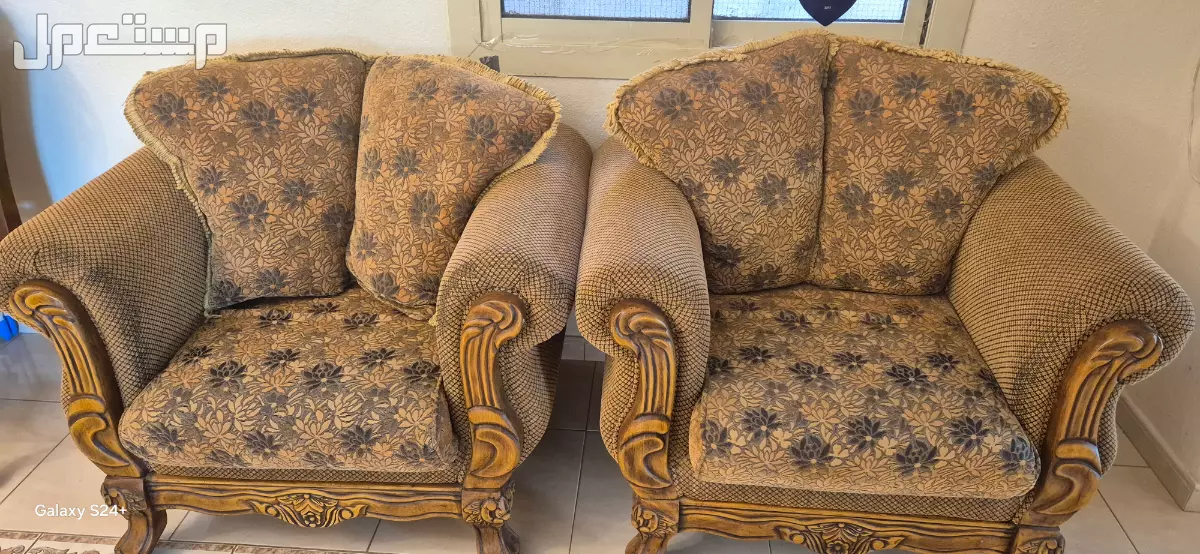 كنب طقم كامل للبيع في حالة ممتازة في جدة حي العزيزية