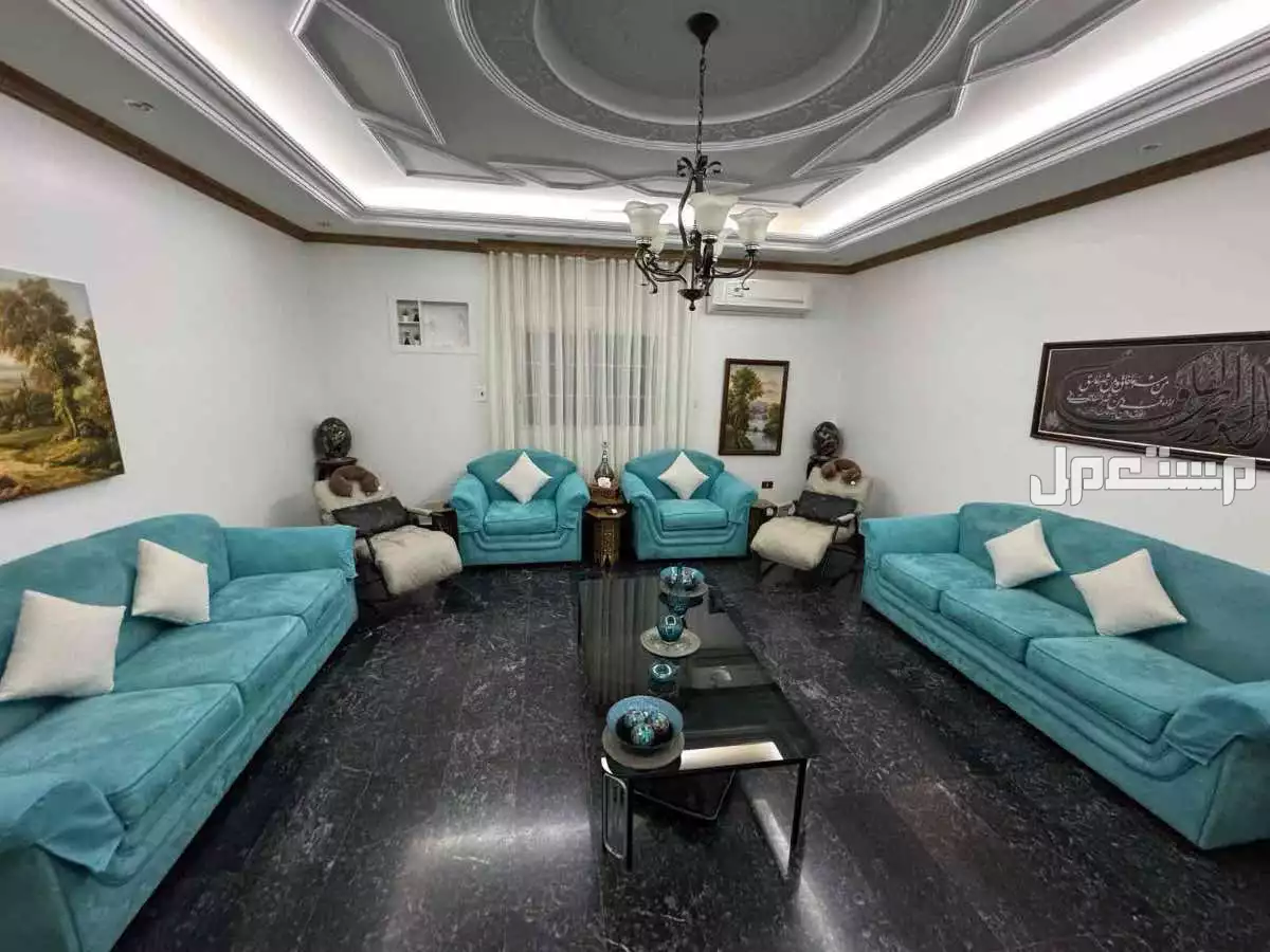 كنب للبيع المستعجل  ب 2800 ريال قابل للتفاوض