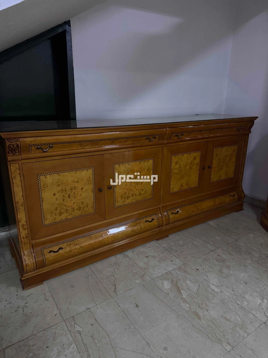 غرفه طعام ملكيه فخمه جدا جدا بسعر مغري