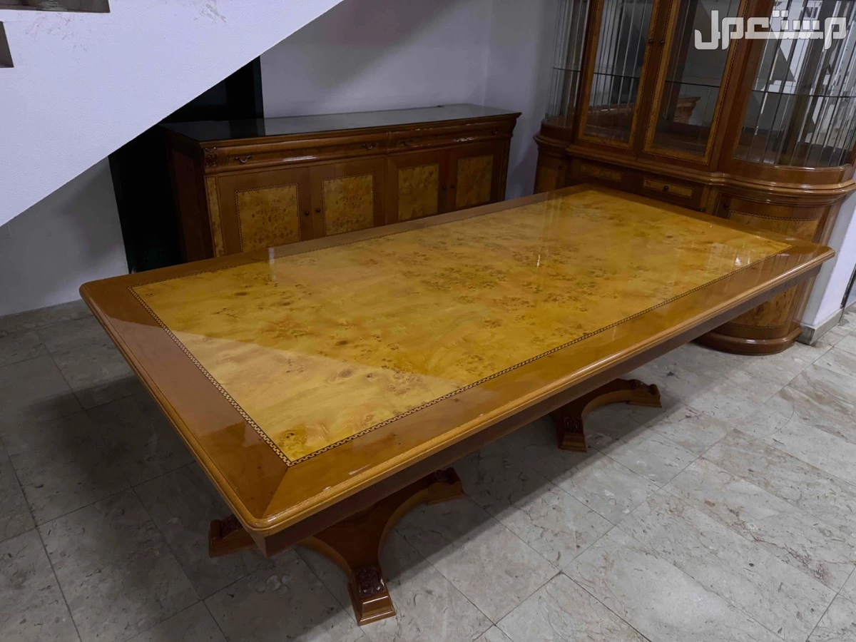غرفه طعام ملكيه فخمه جدا جدا بسعر مغري
