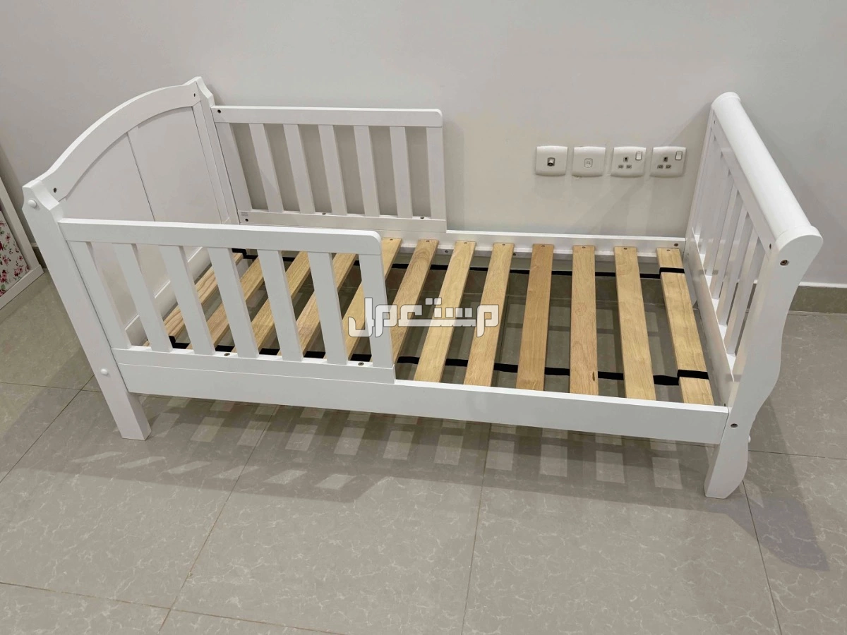 سرير اطفال ابيض 75*150 cm  في الدمام بسعر 500 ريال سعودي