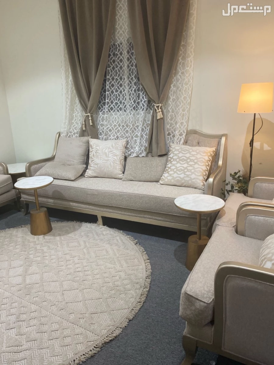 كنب مستخدم ل البيع بسعر 1700ريال الرياض حي طويق الغروب