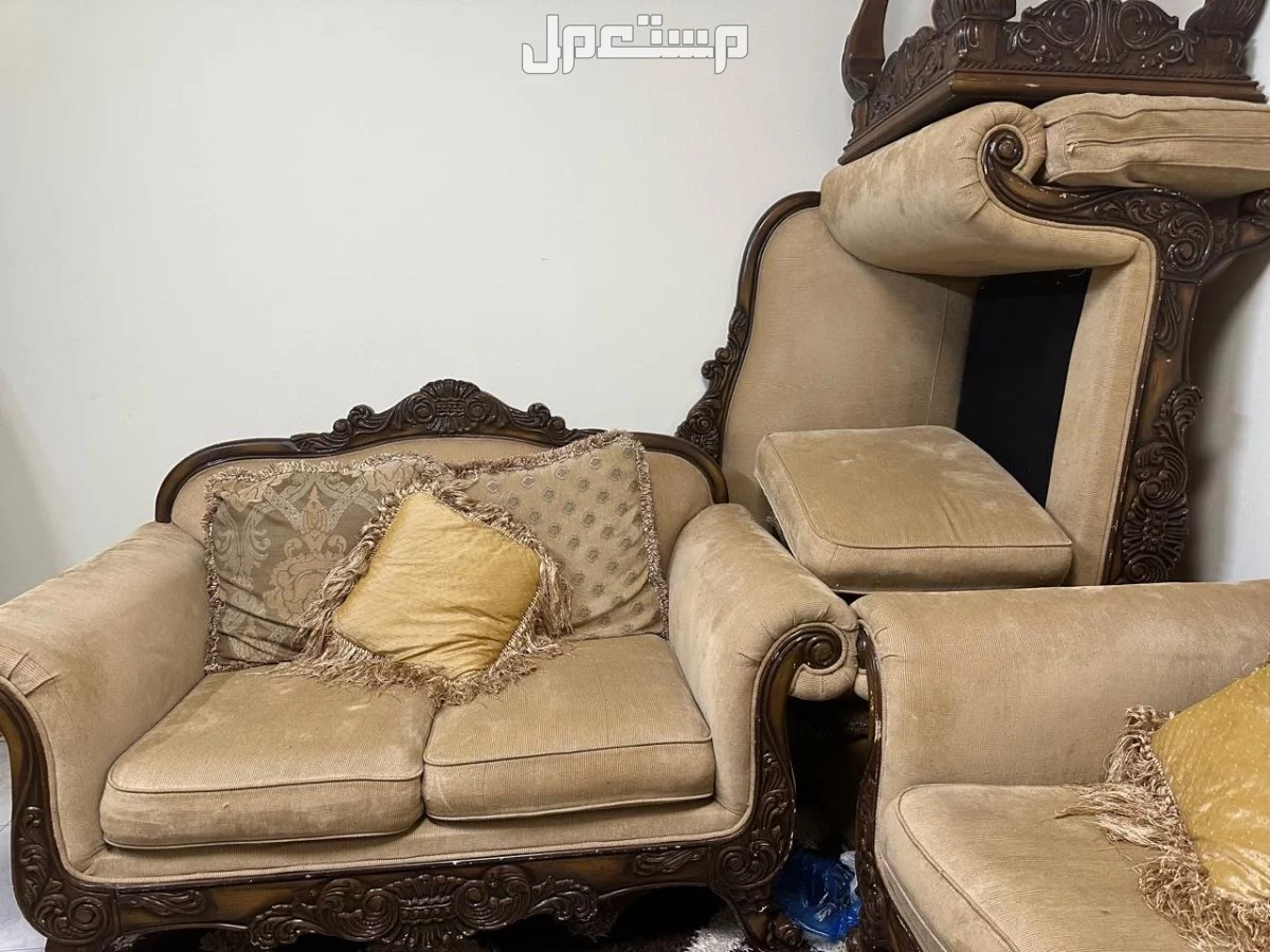 كنب بحالة جيده البيع، خشب زان في الرياض حي  السليمانية