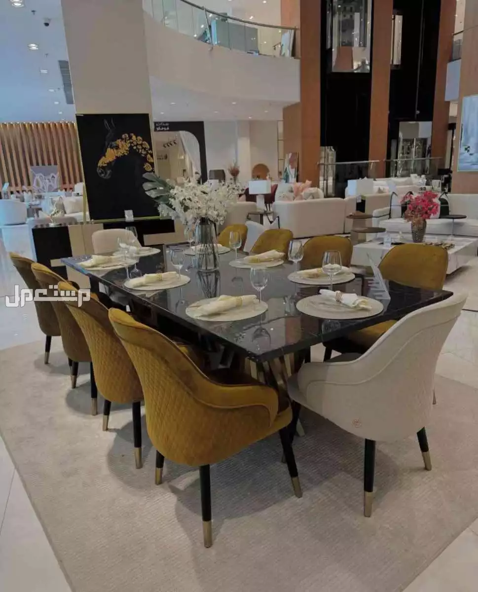 طاولة طعام مقاس 260 سم + 10 كراسي  في الخبر بسعر 1750 ريال سعودي