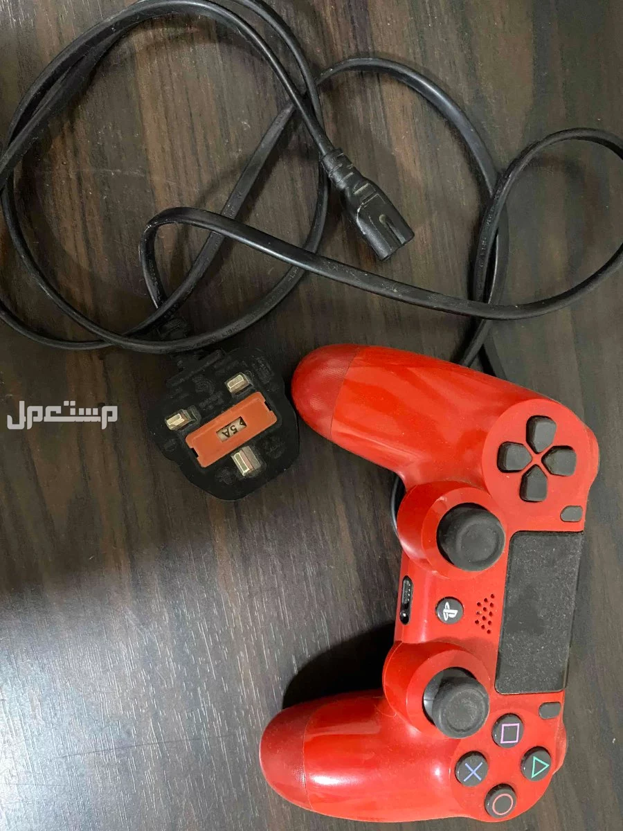 سوني فور للبيع استخدام من سنه الى سنتين