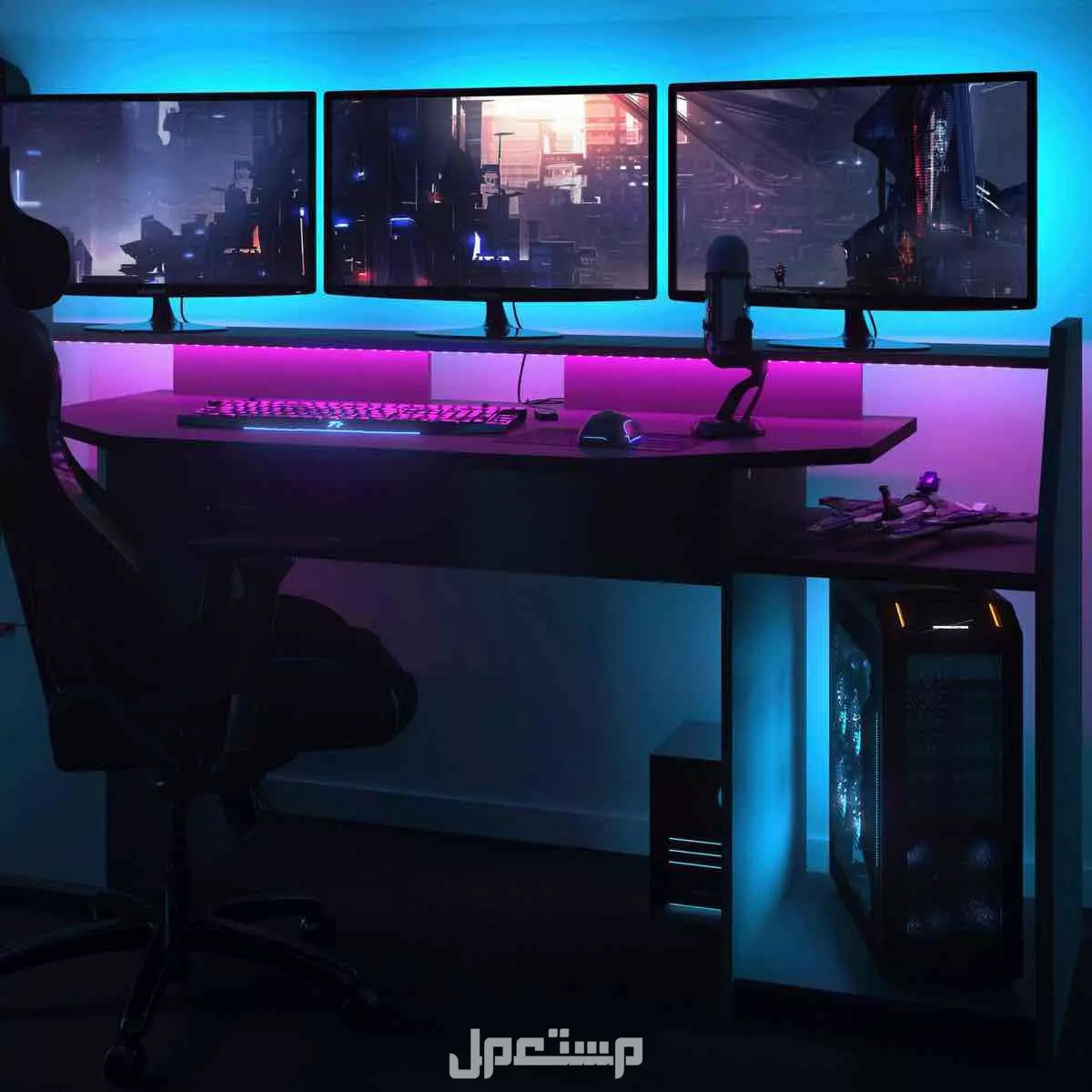 مكتب PC و بلاستيشن يدعم اكثر من شاشه  في جدة بسعر ألف ريال سعودي