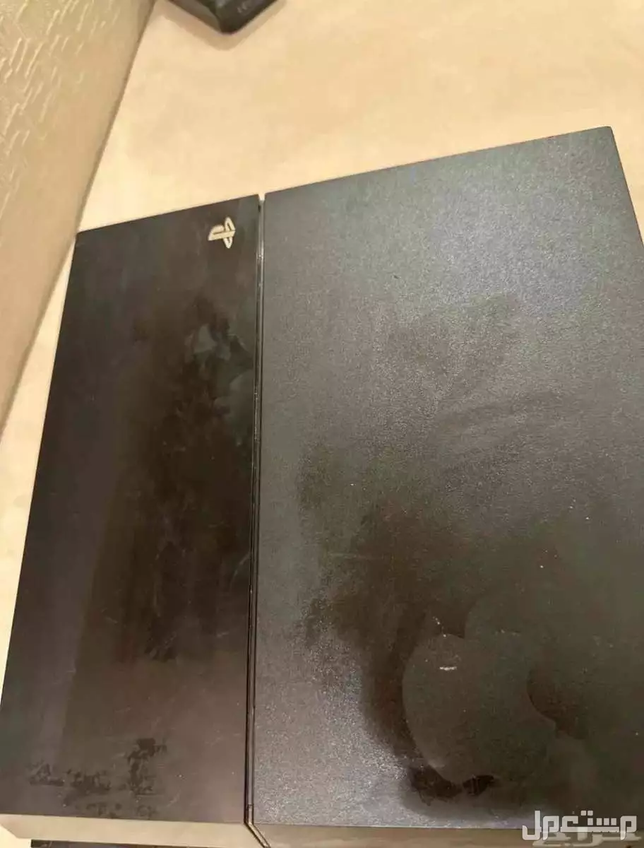 ‏سوني فور نظيف جدا ولا يشتكي من حاجه 400﷼ ‏ ‏الصامل إن شاء الله ما نختلف