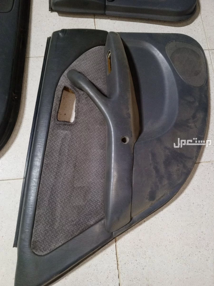 قطع كامري 2002 للبيع قشرة كامري ب250 طوابق ابواب خلفيه الواحد ب70 لمبات سقف الثنتين الاماميه والوسط ب55 رمانه القير ب50 ديكور عداد ب80 عداد سرعه ب200 العداد ممتاز لكن البنزين اذا فللته الطبل
