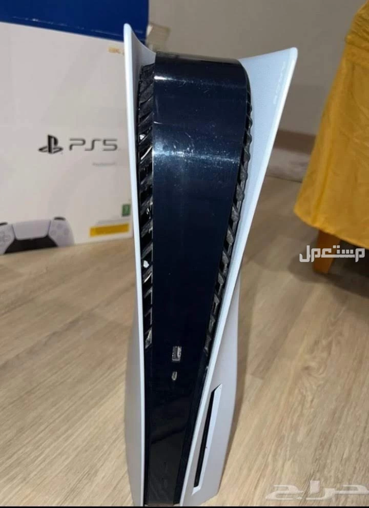 جهاز بلاستيشن سوني 5 مساحته 1 تيرا نسخه السي دي