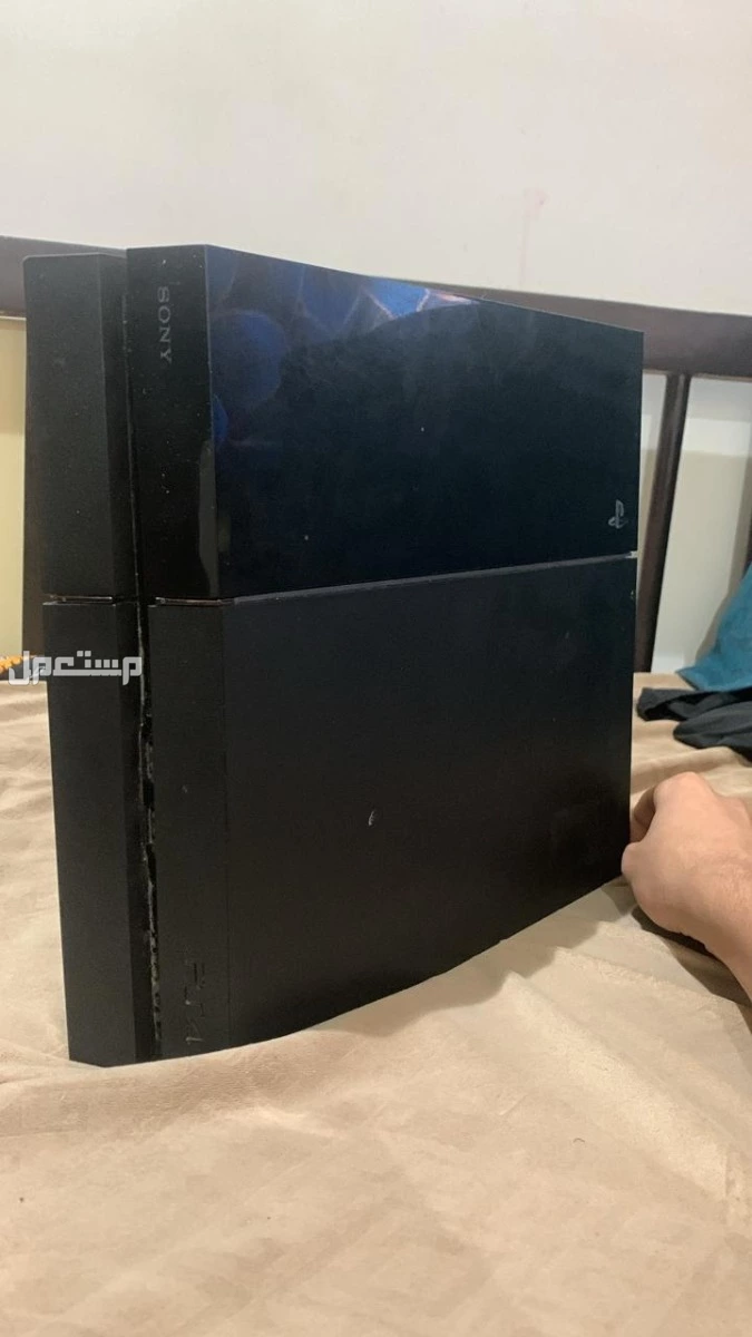 للبيع سوني4 فات مع العاب و ثلاث ايادي