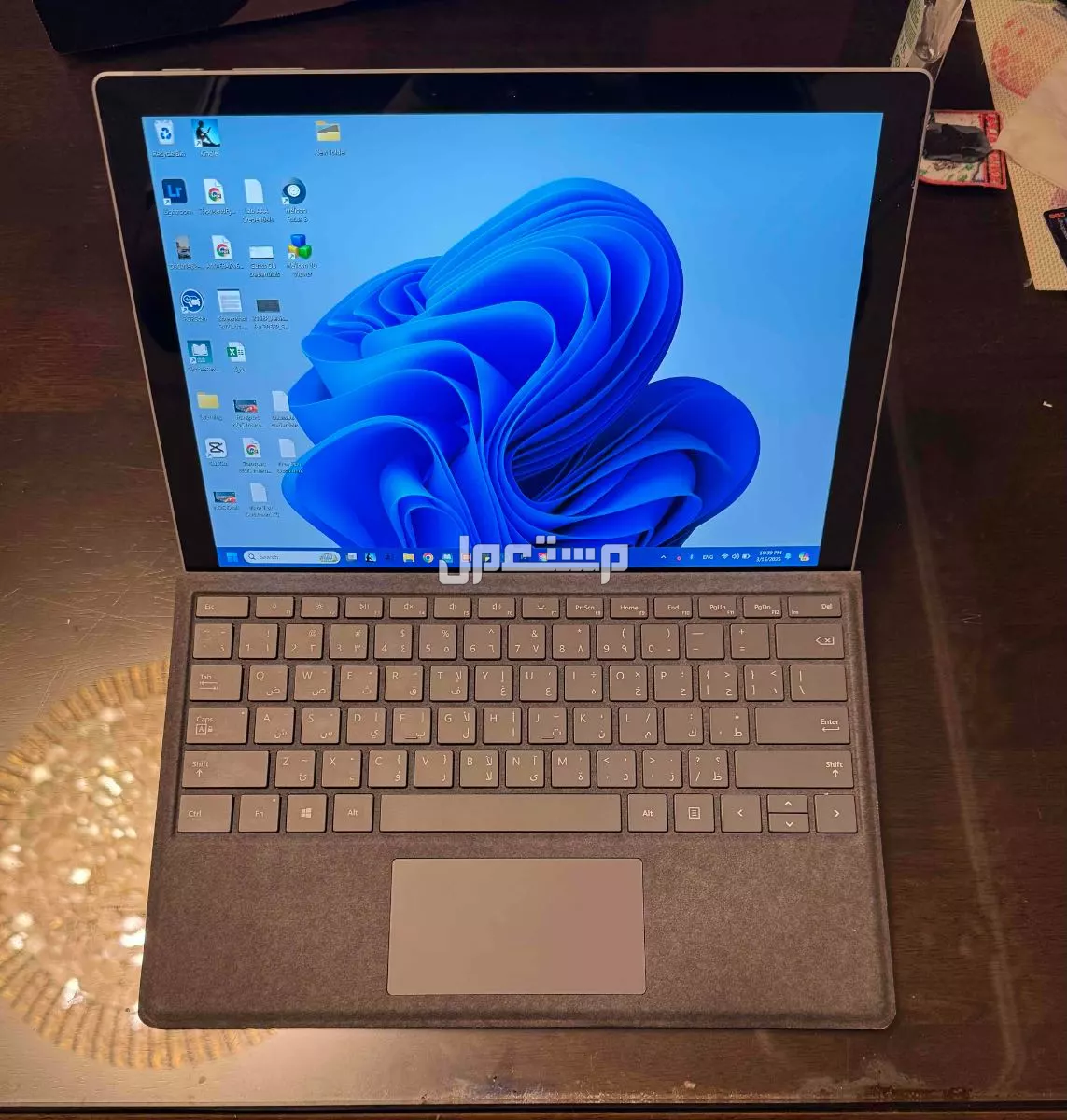 للبيع مايكروسوفت سيرفس برو 7 i5